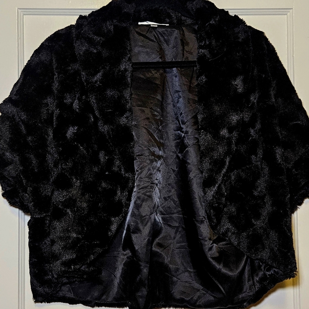 Elegant Black Faux Fur Bolera